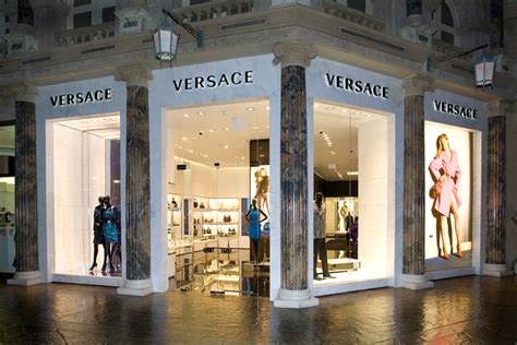 versace forum shops